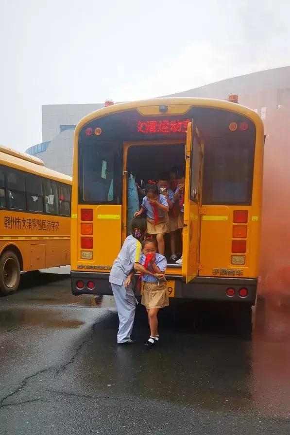 守護最“穩”校車，牢筑“安全防火墻”