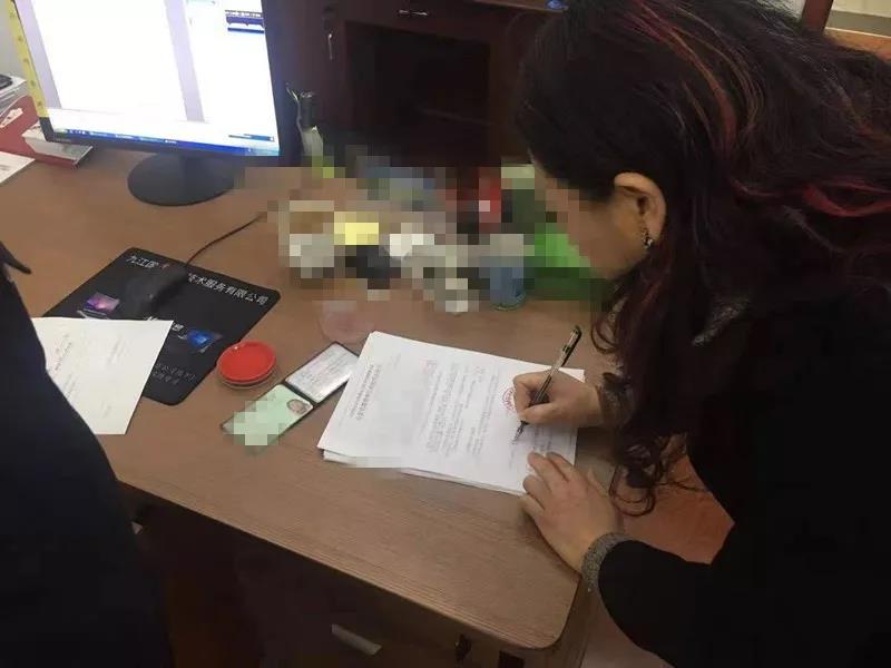 面包車充當(dāng)校車超員運(yùn)送學(xué)生，必須重罰！